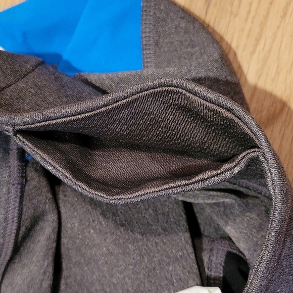 NWOT Alo Yoga Capris - Picture 5 of 5